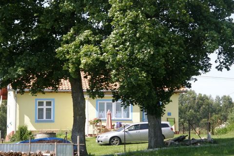 Een vakantiehuis in een klein, pittoresk dorpje direct aan het meer. Het Ermse dorp ligt op een zeer rustige locatie, omgeven door velden en bossen.