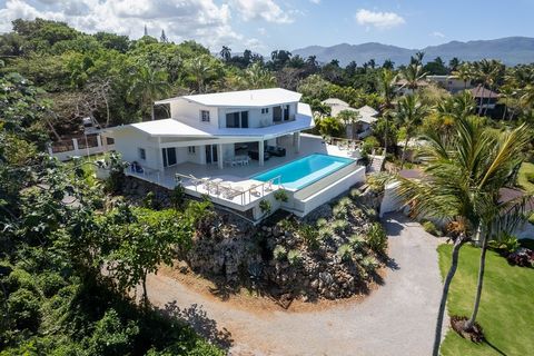 Ontdek de luxe aan de kust: Villa Laurita in Las Galeras Beleef de ultieme woonervaring aan het strand in Villa Laurita, een eigentijds luxe huis op het prachtige Caribische eiland van de Dominicaanse Republiek. Deze villa, gebouwd in 2020, ligt in d...