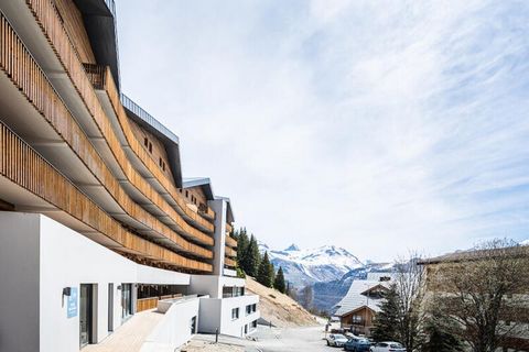 Ideal gelegen im Herzen des Ferienortes Auris en Oisans im Grandes Rousses-Massiv ist die Résidence Vacancéole Les Ecrins d'Auris*** der perfekte Ort für Naturliebhaber. Die Residenz liegt auf einer Höhe von 1600 m und wurde nach einem umweltbewusste...