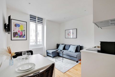 Checkmyguest le propone este estudio de 16 m² en Nanterre, ideal para 2 personas, situado en 2ème étage. Benefíciese de un espacio luminoso, de una cocina equipada y de un acceso práctico. La situación geográfica del apartamento te permitirá moverte ...