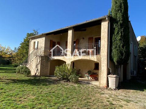 Située dans le paisible village de Viens (84750) au cœur du Luberon, cette charmante maison individuelle de 117 m², construite en 1980, repose sur un spacieux terrain de 3534 m². Entourée par un cadre résidentiel calme, elle offre un cadre de vie idé...