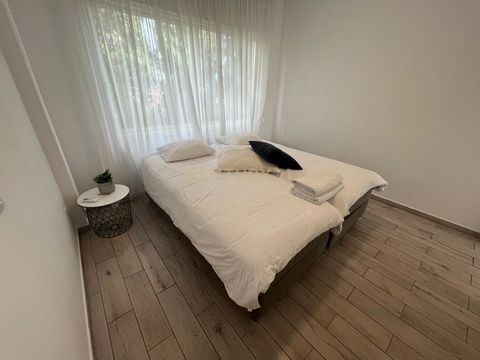 For rent is bright apartment in Pyrgos near Parklane, 110 m², located 5 min walking from the beach from the beach. This fresh and recently renovated property is ideal for comfortable living. Inside there are two big bedrooms and one spacious living r...