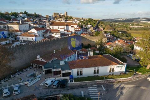 HÔTEL DE CHARME, 4 étoiles : Josefa DÓBIDOS Composé de 30 chambres, deux restaurants, deux terrasses, deux salles de réunion, un parking, une réception, un patio, des jardins et des balcons dans tous les coins et recoins ! Vue fantastique sur les mur...