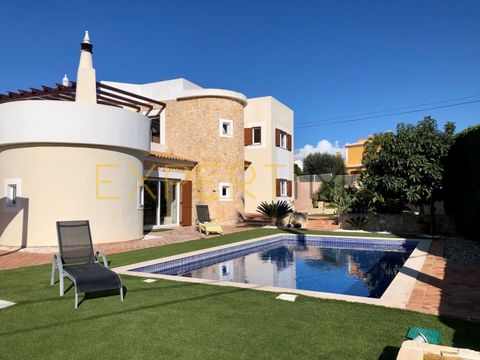 I am delighted to present this magnificent property for sale, fully furnished. This is a detached house located in a highly sought-after area in the heart of the Algarve, close to public transport, schools, green spaces, parks, and stunning beaches. ...