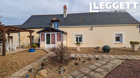 A34158ANF49 - Located in a pretty village containing a bakery and a bar, 5 mins away from Longué -Jumelles which has a large commercial area. This large property offers 3 bedrooms, 3 reception rooms, an open plan kitchen, utility room and a large gar...