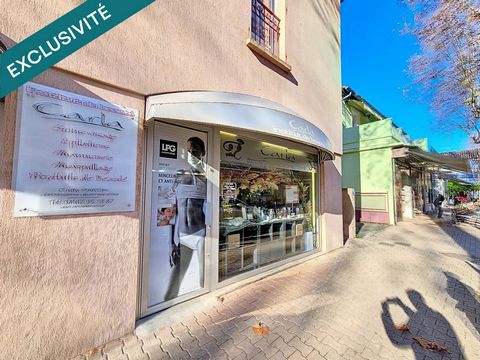 Ideally located in the heart of the spa town of Lamalou-les-Bains, these commercial premises are strategically located on a busy thoroughfare, right next to the spa and all the shops. Their location guarantees optimum visibility, ideal for any commer...