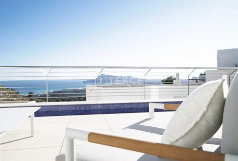 Exquisite Villa mit atemberaubendem Meerblick in Alicante Altea Entdecken Sie den Inbegriff von Luxus in dieser außergewöhnlichen Villa in der idyllischen Stadt Altea, eingebettet in die atemberaubende Costa Blanca in Alicante. Diese Gegend ist bekan...