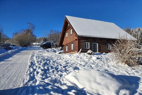 Vous recherchez l'escapade idéale pour votre grande famille ? Cette villa, nichée au cœur du domaine skiable, est idéale pour les familles jusqu'à 13 personnes. Que vous dévaliez les pistes en hiver ou que vous profitiez de la vue imprenable en été, ...