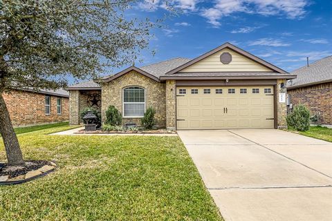 Welcome to this wonderfully updated 4 bedroom one-story home in the highly sought after Tamarron neighborhood. This home is owned by a contractor & is BETTER THAN NEW with a PRIDE OF OWNERSHIP shown throughout. Every detail has been thoughtfully cura...