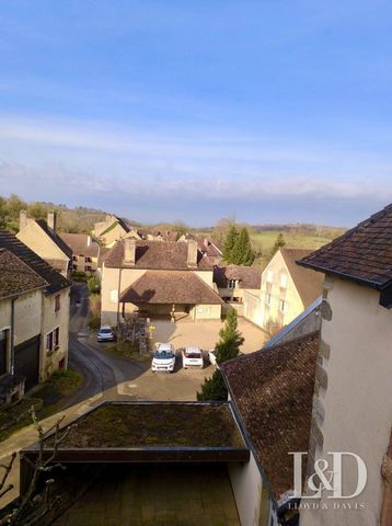 Isn't my house nice!!! In the heart of an old wine-growing village: MENOTEY, whose name is said to come from Monasterium, Menotey was home to a monastery dependent on that of Saint-Vivant (near Biarne, about 4 km away). This pretty village is located...