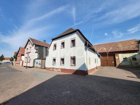 Deze vrijstaande woning op een rustige locatie biedt u de uitvoering naar uw wensen. De woning bevindt zich momenteel in casco staat en kan op basis van de bestaande vergunningen direct worden opgeleverd, er zijn 150m² woonoppervlak en 6 kamers verde...