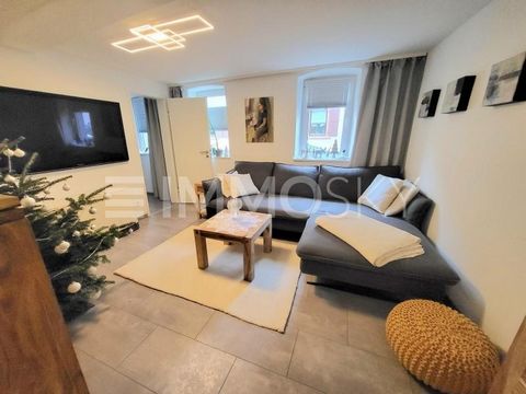 Het beschreven pand is een aantrekkelijk appartementengebouw dat overtuigt door zijn veelzijdigheid. Het is zowel geschikt als meergeneratiewoning, eengezinswoning met omaflat, als voor gebruik als vakantiehuis met aparte vakantieappartementen. Hier ...