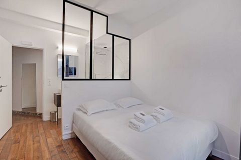 Offrant une vue sur la ville, le Splendid duplex apartment 18eme est un hébergement situé à Paris, à 2,5 km de la gare du Nord et à 2,6 km de la station de métro Pigalle. L'établissement se trouve à environ 1,4 km du Sacré-Cœur, à 3,2 km de la gare d...