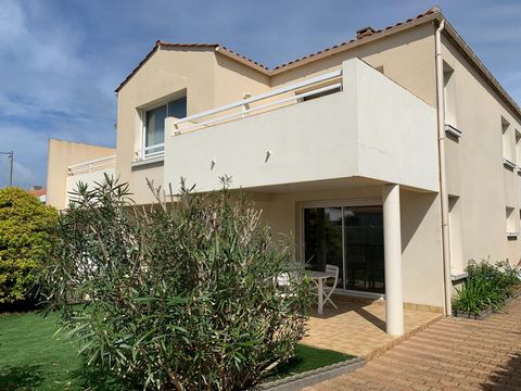 Proche du quai et des commerces de la Chaume, maison familiale aux beaux volumes