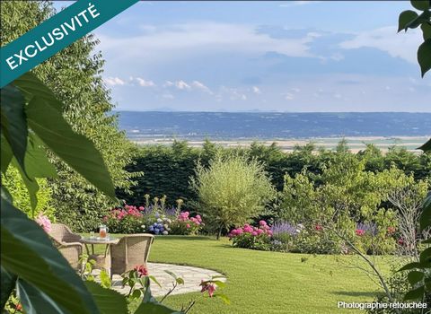 Vue montagne, piscine à St-Hilaire de la côte