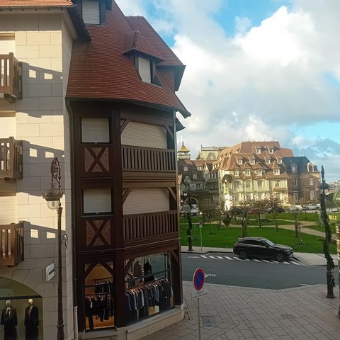 T3 Appartement de prestige 70,11 m2 ( loie Carrez ) situé à Deauville dans le prestigieux triangle d´ or .