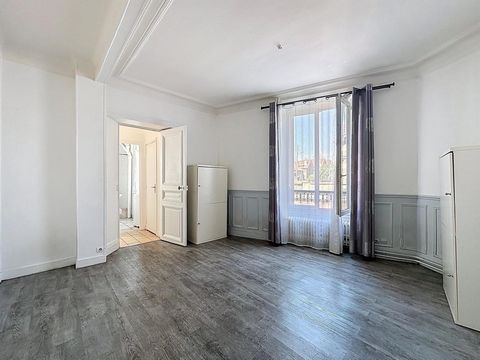 Appartement avec extérieur et stationnement – Quartier des Écrivains à 10 min de la gare