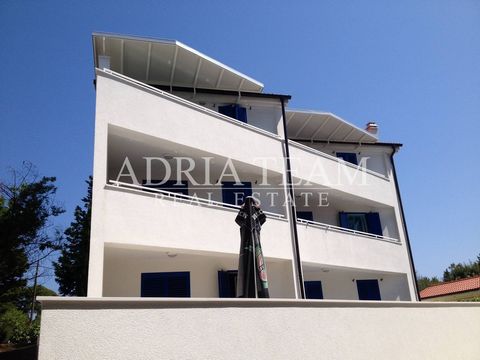 Two bedroom apartment for sale, 35 m from the sea, Verunić - Dugi otok The apartment is located on the second floor of the building (on the left facing the facade). The apartment is small and almost nothing used, not rented, fully furnished. A great ...