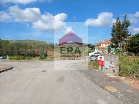Plot of land with 305m2. For construction of an isolated villa with implantation area of 100m2 and gross construction area of 310m2. Quiet area 10 minutes from the village of Lourinhã. *The information provided is informational, non-binding only, and...