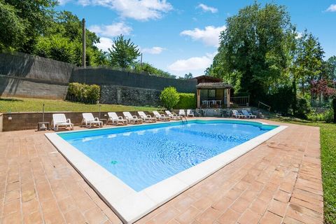 Having a swimming pool and a sun terrace with loungers, this is a 2-bedroom holiday home in Sellano. The holiday home is ideal for a small family or group of 4 persons. Sellano is a mountain village where people still live by the old traditions. You'...