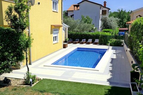 Holiday house for 6 persons with private pool is situated near the city center of Silo and just 300 m from a sandy beach. The total size of the house is 115 m2. Holiday house has 3 bedrooms, living room, kitchen, 2 bathrooms and toilet, terrace, balc...