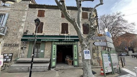 LOCATION N'1: Old stone building for mixed use with commercial premises and reserves, garage and parking and upstairs an independent duplex apartment to renovate of 83 M2. Superb potential and investment with 180 M2 in total! You are planning to crea...