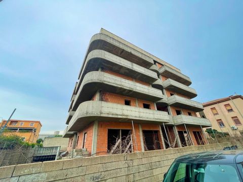 BUILDING to be completed OLBIA CENTRO In the central area, the entire building is sold, partially built with infill panels and the main structure Adaptable to residential, office, commercial part, parking level, a hotel or accommodation facility coul...