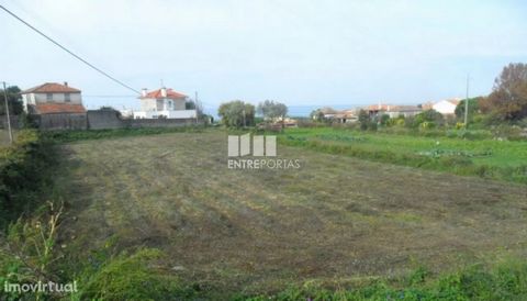 Sale of flat land with 2128m²destined for construction. Great location, just minutes from the city and the beach. Ref.: VCM10901(1) ENTREPORTAS Founded in 2004, the ENTREPORTAS group with more than 15 years, is a leader in real estate mediation in th...