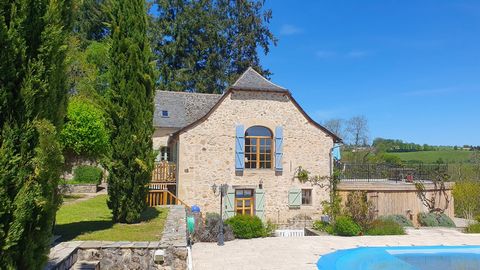 This characterful property offers great amenities. The house is located 15 km from Villefranche de Rouergue, on the edge of a small village. It is therefore close to the village but not in it. The house has a good exposure and a beautiful view over t...