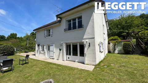 A21441DAC23 - We are delighted to present this beautiful four bedroom house, finished to a high standard and set in its own garden of around 2500 sq meters. It is located in a nice pretty hamlet within easy reach of St Moreil, and facilities at Peyra...