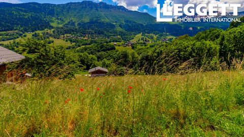 A21532CBA73 - This vast plot of over 2,358 sqm, more than half of which can be built on (1,360 sqm), is in a rare and sought-after location. Situated on the heights of the hamlet of Le Meiller, on a sunny slope with exceptional views, it offers a uni...