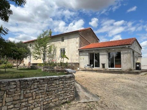 Beautiful four-bedroom stone house, one of which is on the ground floor, in a small, quiet hamlet on the border of the Vienne and Deux-Sèvres departments. The house has lovely large rooms, most of which have retained their original character. In addi...