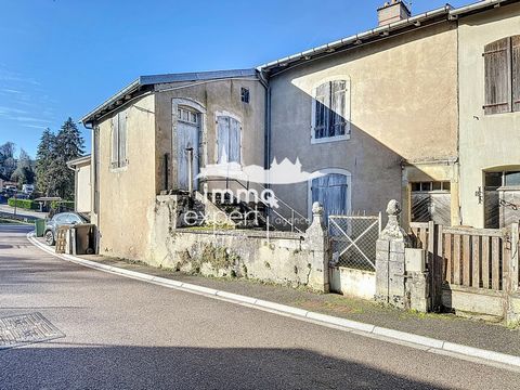 Go back in time with this unique house in Châtenois, nestled in history since 1787. A rustic pearl, this spacious residence offers large rooms, a generous space with a total area of 176 m2 spread over 2 levels. The details of yesteryear, including tw...