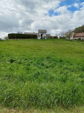   Sells serviced building land with a surface area of 1107m2 in the town of DENEVRE; If you want more information please contact Mrs. Emilile LUCOT commercial agent registered under the number 904 308 319 RSAC VESOUL at ... or by email to ...