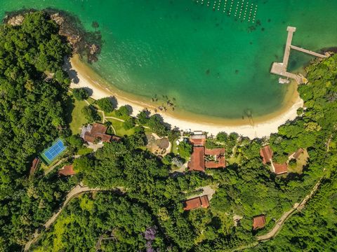   Angra dos Reis Mombasa Beach The most top property in Brazil 380,000m2 of total area Exclusive beach with 400m Absolute 24-hour security 3,000 m2 of built area Super 