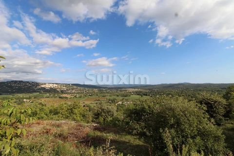 Ref 3972DB : This very beautiful and large hill top property offer a splendid panorama on fayence Village... The set include all that you could expect for a perfect way of life.several terrasse, patio, pool house, two garages, night club,cave , large...