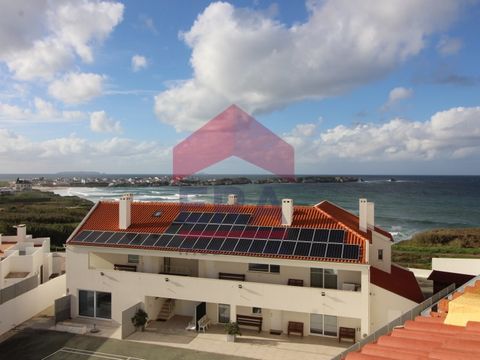 3 Bedroom house in Praia do Baleal - Peniche. With private garage. Ground floor comprising living room, kitchen and complete bathroom. First floor with 3 bedrooms, two of them with balcony, and a complete bathroom. Attic of 40sq.M with terrace of 10s...