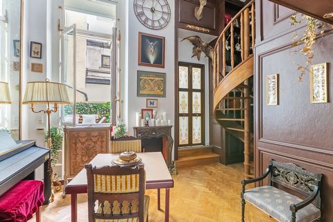 Welcome to my home, an unconventional apartment nestled in the heart of Paris! Occupying the first floor overlooking the courtyard, no elevator, it enjoys absolute tranquility and boasts two terraces. Upon entry, a small area furnished with a shoe ca...
