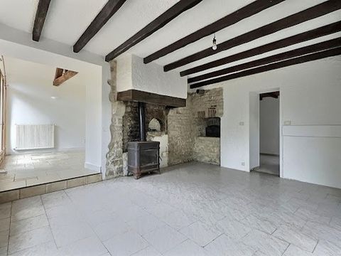 Exclusivity, Viviers sur Artaut (10110), pleasant house of 103m2 with two bedrooms at the price of 99,000 euros. You will fall under the spell of its beams and stones and its garden. It is located in a quiet area in the heart of a Champagne village. ...
