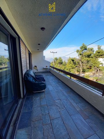 For sale, a maisonette spanning four levels located in the area of Nea Erythraia - Kastri. The total area of the property is 350 sq.m. and it is situated on a plot of 333 sq.m. It consists of 5 bedrooms (2 of which are master), 4 bathrooms, 1 WC, 1 k...
