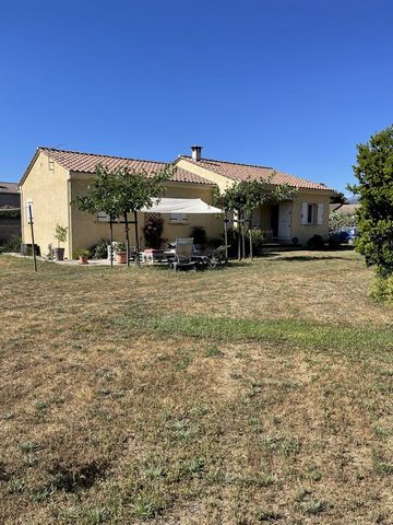 We offer in st florent a 3 bedroom house of 100m2 with a plot of 700m2 this house is located in a quiet area ideal for families, but remains close to all amenities, you are a few minutes from the city center and the most beautiful beaches of st flore...