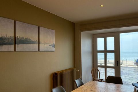Step into our charming single-storey apartment on the seafront in De Haan. Dive into a unique holiday experience. Our apartment can accommodate up to 8 people with 3 cosy bedrooms, including 2 bunk beds and 2 double beds. What makes this flat so spec...