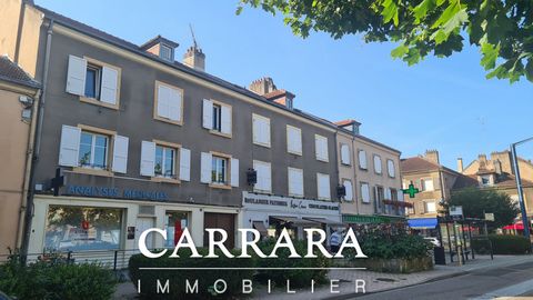 Fully rented building (annual report 59000 €), and in good condition including a commercial bakery premises with offices, an F2 on the 1st floor, an F4 on the 2nd floor and in the attic an F3. On the outskirts are two garages. Contact us!! Features: ...