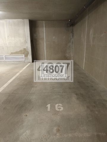 4807 vous propose un parking s?curis? au sous-sol de 12.93 m? a voir sans tarder Features: - Lift