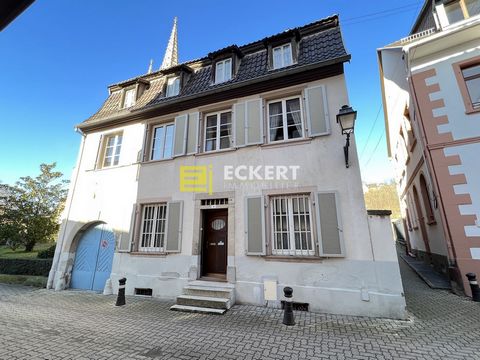 New exclusivity ECKERT IMMOBILIER In Obernai, In the heart of the historic setting of this beautiful city, close to all amenities on foot, come and discover this spacious house, located on a plot of 3.24 ares. With an area of approximately 165m2 of l...