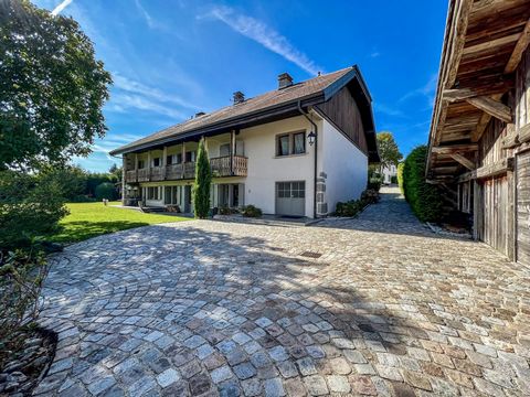 Between Annecy and Geneva, 35 minutes from Annecy and 35 minutes from Geneva, in the heart of a small, peaceful village, magnificent property dating from 1882 and fully restored by an architect on 3600 m2 of land. Beautifully finished, this fine fami...