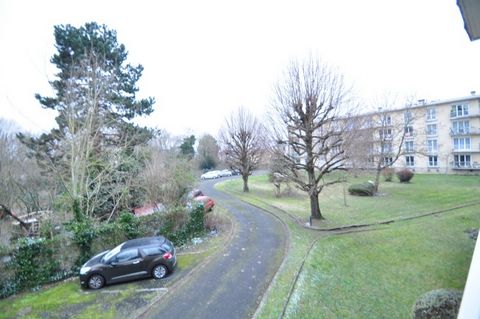 A orléans joli appartement, exposé sud, avec parc verdoyant dans une résidence calme