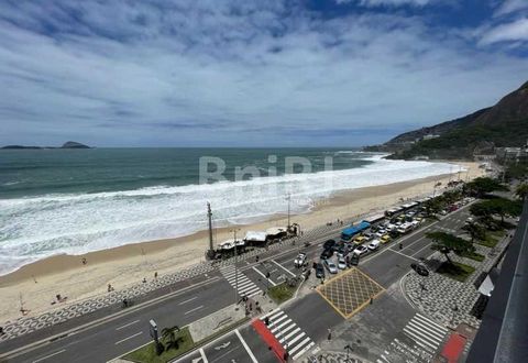 If you are looking for the best of Rio de Janeiro, this is your chance! We present an exclusive building in Delfim Moreira, located in the heart of Leblon, in the center of the land. This building offers an unbeatable location, with an amazing view o...
