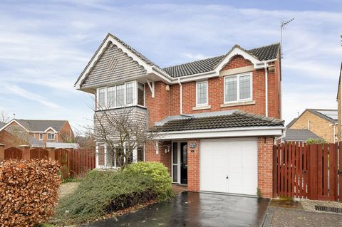 9 De Caldwell Drive offers a superb detached family home which is presented in excellent order throughout. The property offers well balanced accommodation arranged over two levels. GROUND FLOOR ACCOMMODATION To the ground floor an entrance hall provi...