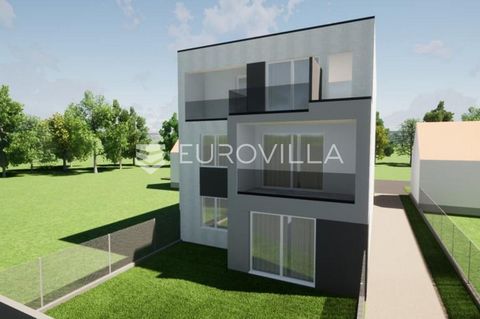 Osijek, Retflala, 95m2, attractive apartment in an urban villa with three apartments. The urban villa is stylishly attractive, in a quiet neighborhood, ideal for family life, five minutes by car to the city center. The apartment on the first floor co...